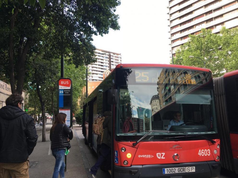 Los autobuses urbanos de Zaragoza se llenan de ciencia con Hi Score Science
