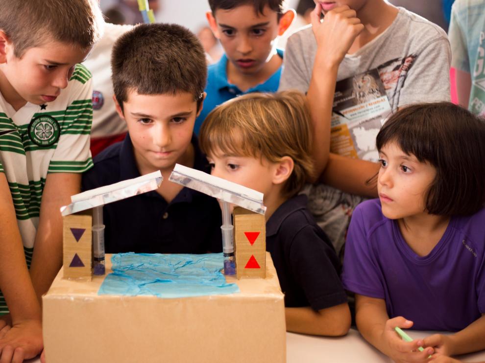 Escolares, con sus proyectos, en la pasada edición del concurso ‘Yo quiero ser inventor'
