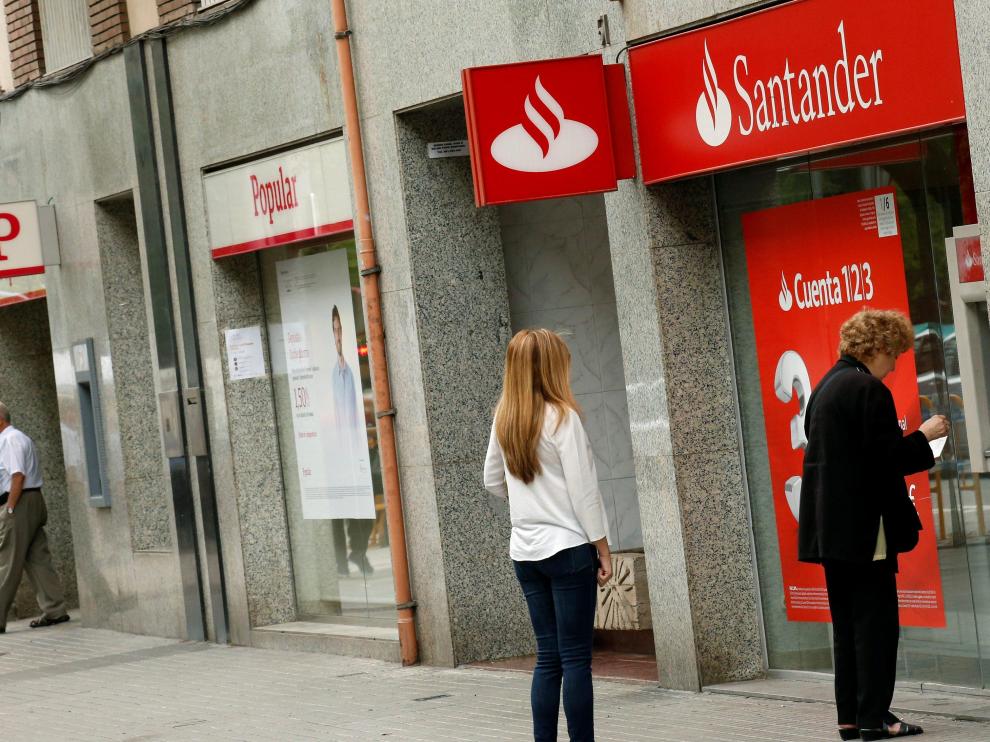 Oficinas del Banco Santander y Popular.
