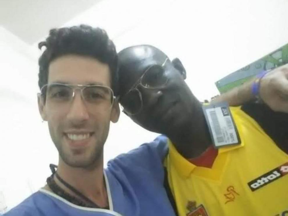 El joven enfermero José Luis García, voluntario de la fundación Ilumináfrica.