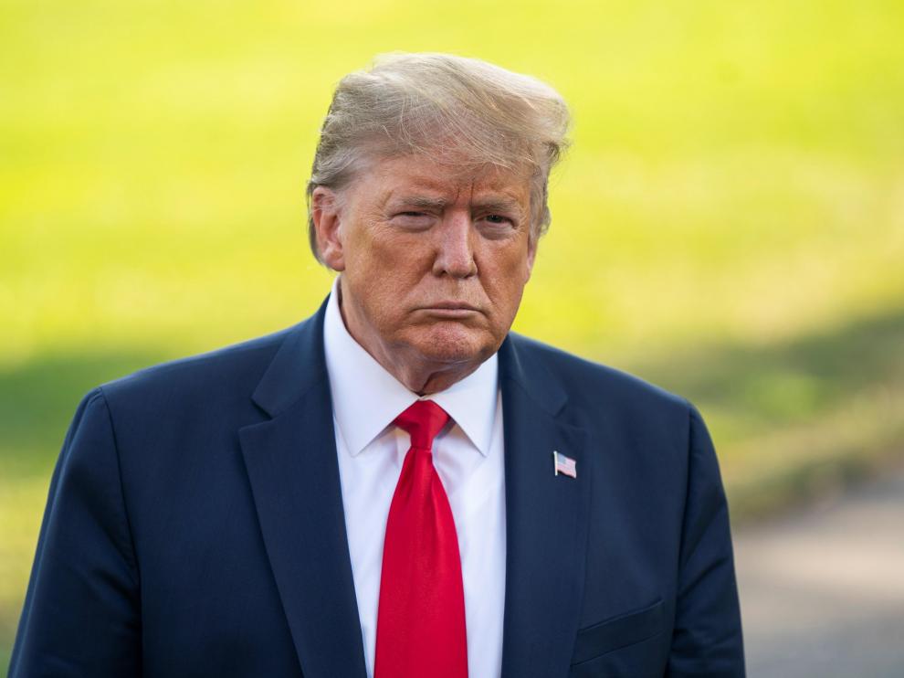 Washington (United States), 16/09/2019.- (FILE) - US President Donald J. Trump speaks to the media before embarking on a West Coast swing from the South Lawn of the White House in Washington, DC USA, 16 September 2019 (reissued 07 October 2019). A US federal judge on 07 October 2019 dismissed a lawsuit by President Trump's lawyers that was aimed at blocking Manhattan district attorney office's subpoena for eight years of Trump's tax returns. (Estados Unidos) EFE/EPA/JIM LO SCALZO Federal judge paves way for a subpoena of eight years of President Trump's tax returns