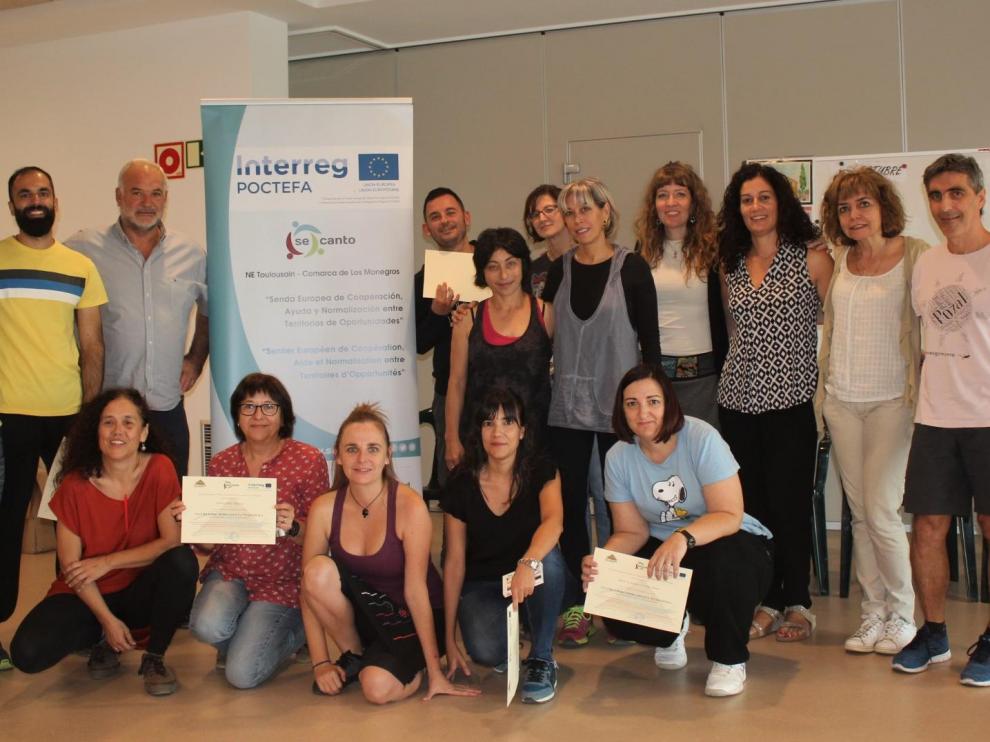 Una veintena de docentes han participado en el taller de teatro de Sariñena.