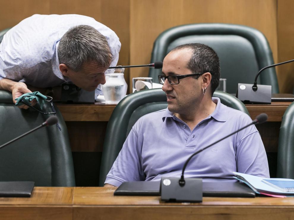 Alberto Cubero (ZEC), junto al exconcejal de Economía, Fernando Rivarés (Podemos-Equo).