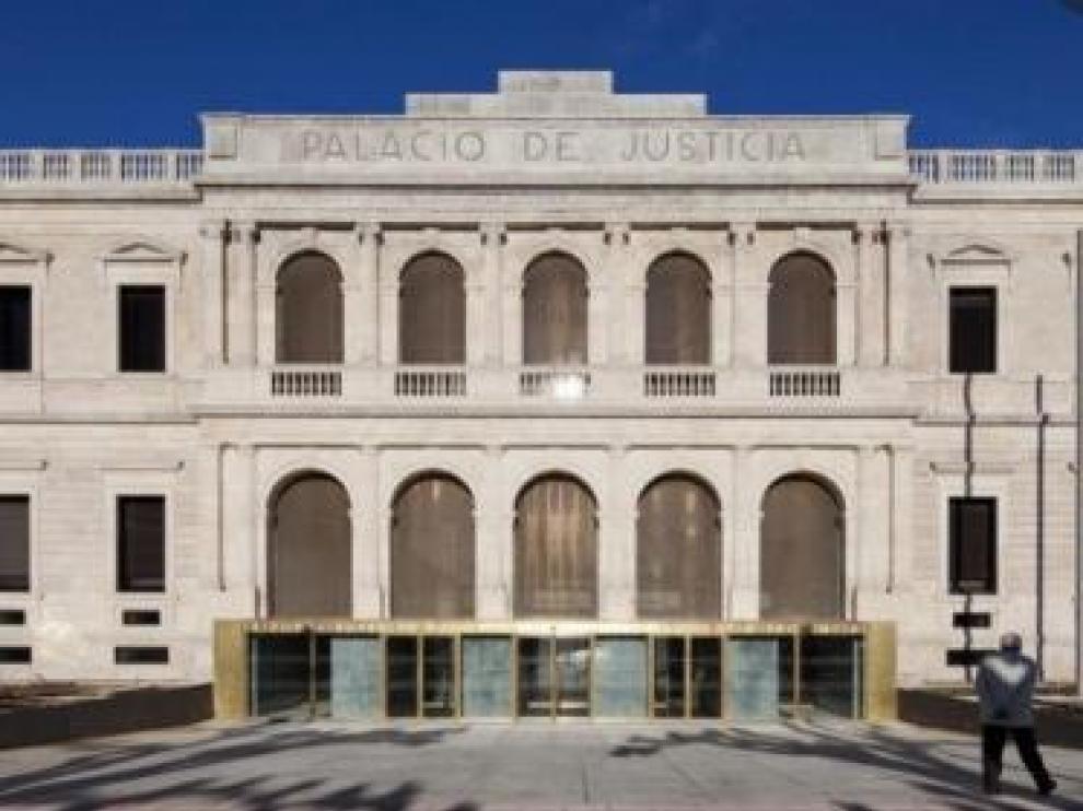Condenan a una pareja por practicar sexo mientras circulaba en coche por la AP-6
