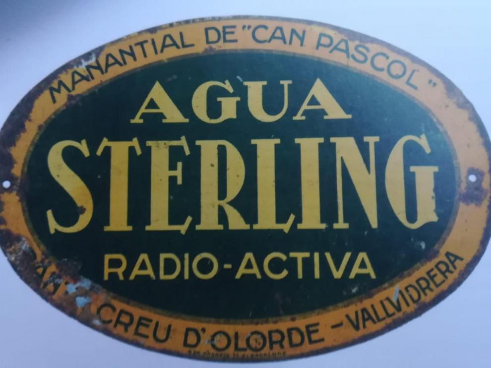 Chapa en las botellas de agua de la empresa Sterling en los años 20.
