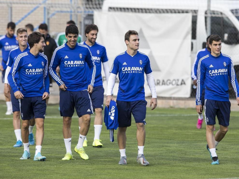 Los jugadores del Real Zaragoza, en el último entrenamiento antes de recibir al Mirandés, en la mañana del sábado.