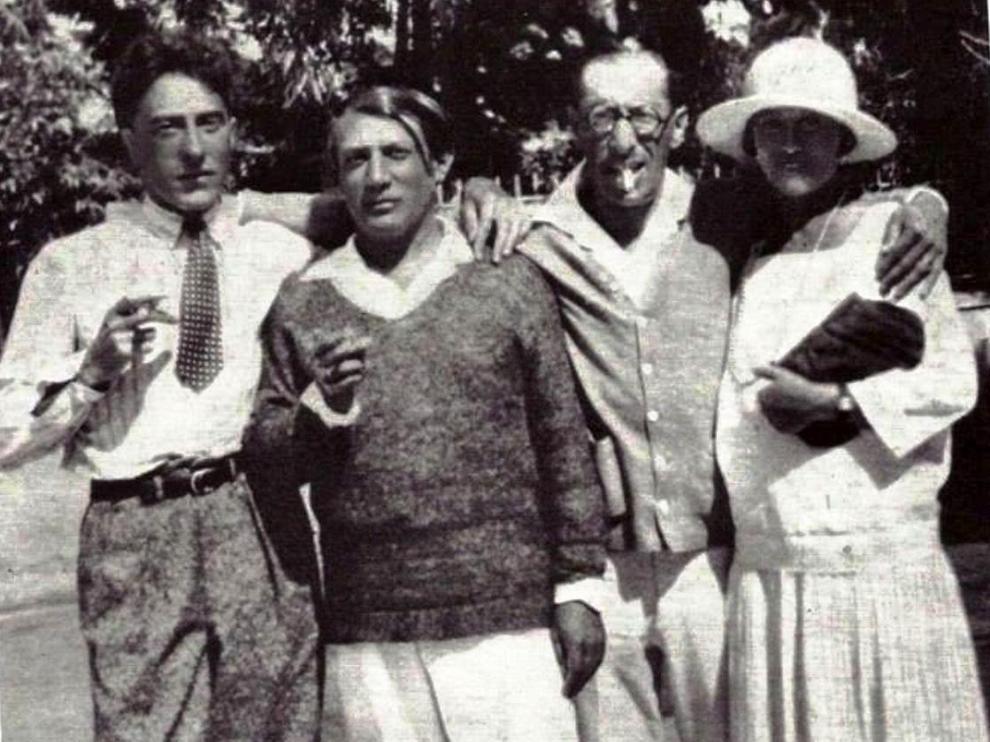Jean Cocteau, Pablo Picasso, Igor Stravinsky y Olga Khokhlova en Antibes, 1926.