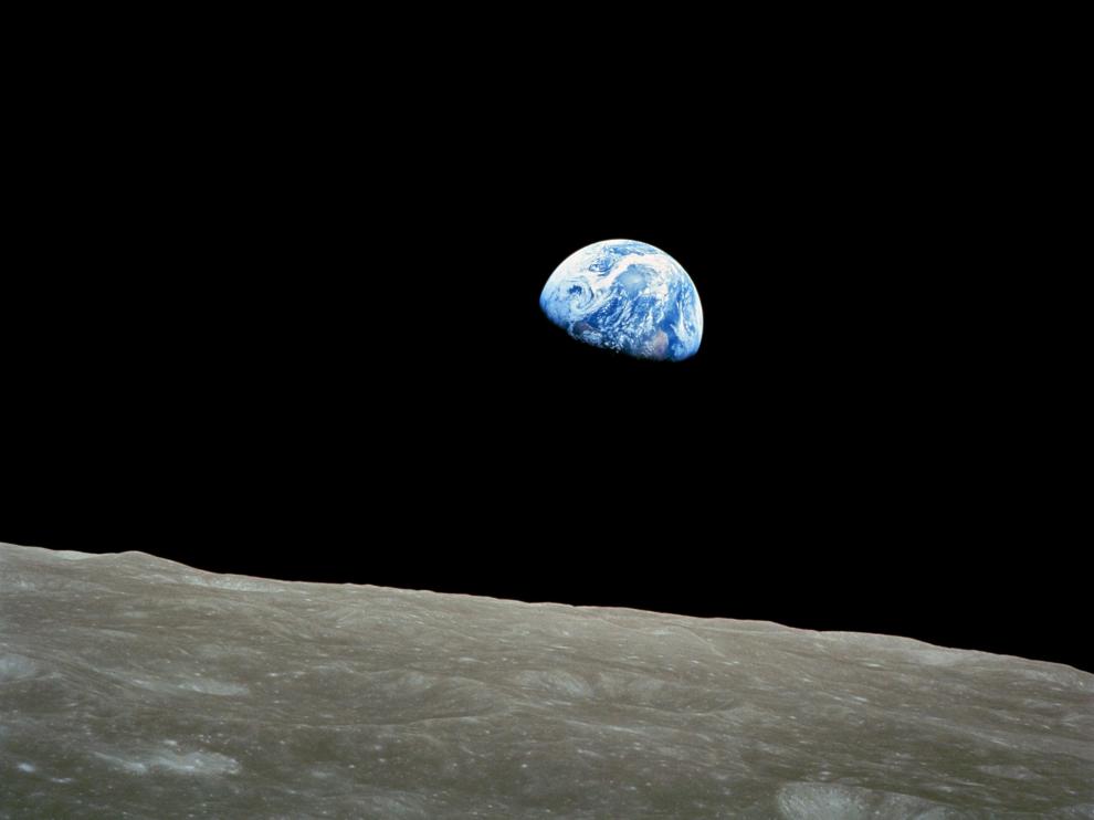 En 1968, mandamos astronautas a explorar la Luna y nos descubrimos a nosotros mismos: desde allí, la Tierra se ve como nuestra casa común, sin fronteras