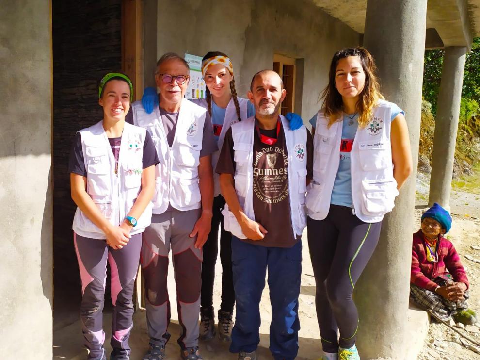 Equipo de voluntarios Cuemum que participan en la expedición médica de la Asociación José Ramón Morandeira.