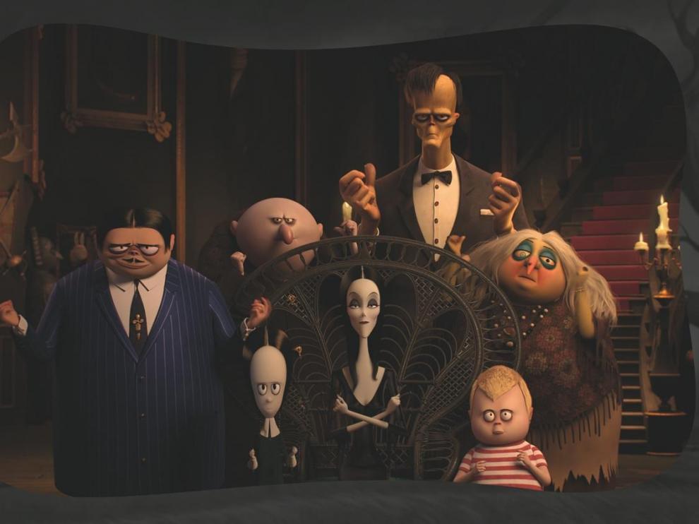 Fotograma de la familia Addams de 2019