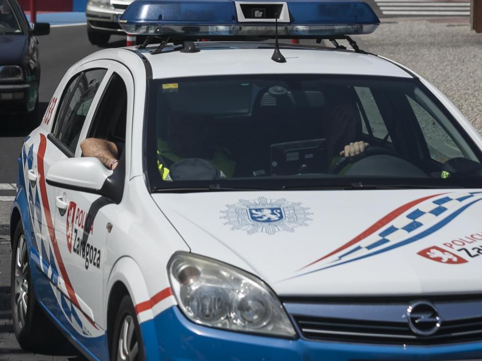 Un coche de la Policía Local de Zaragoza.