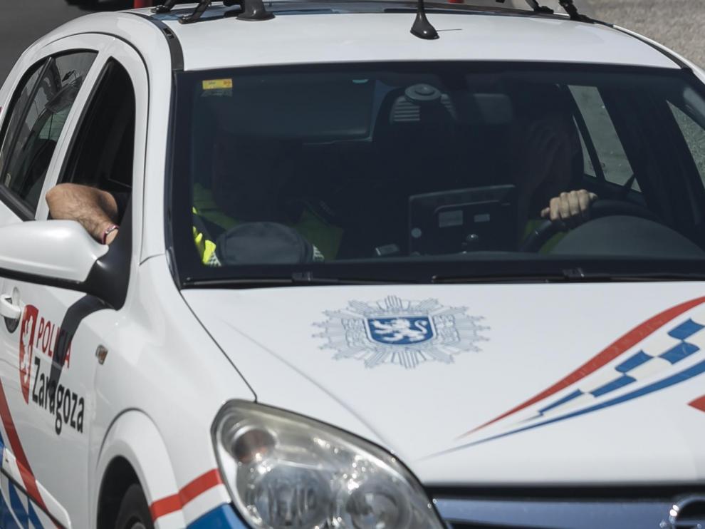 Un coche de la Policía Local de Zaragoza.