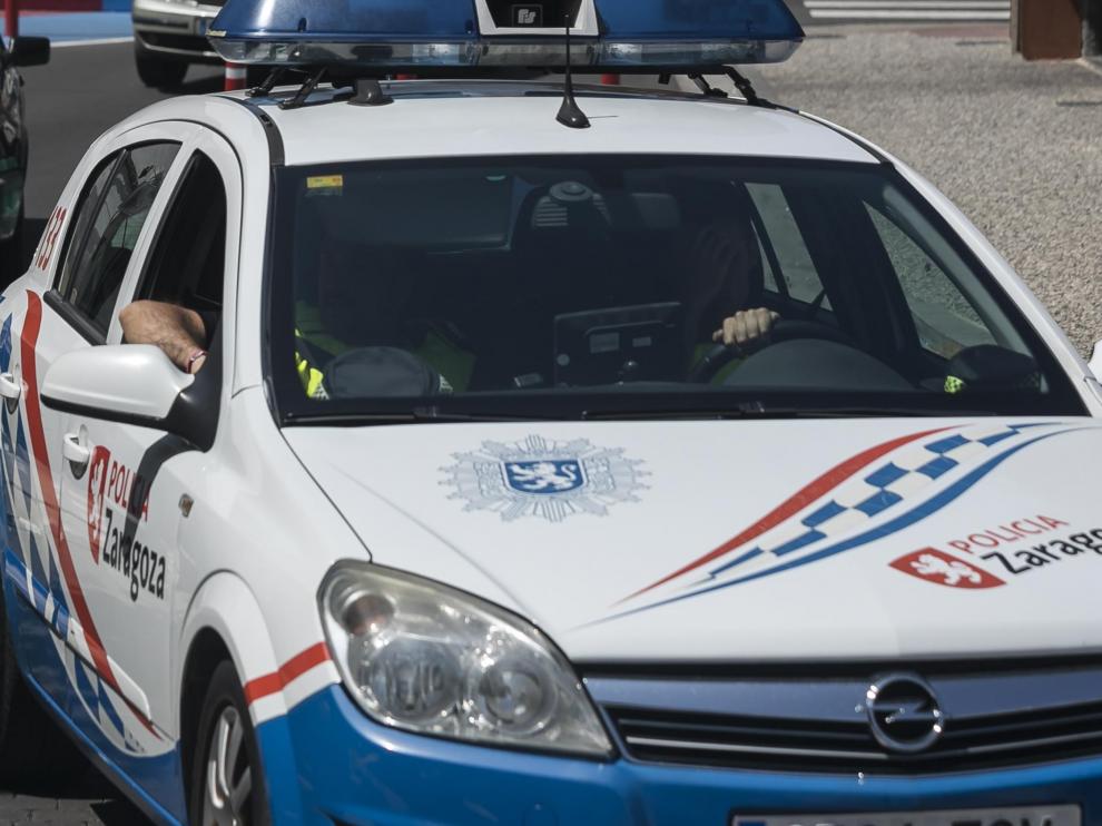 Un coche de la Policía Local de Zaragoza.