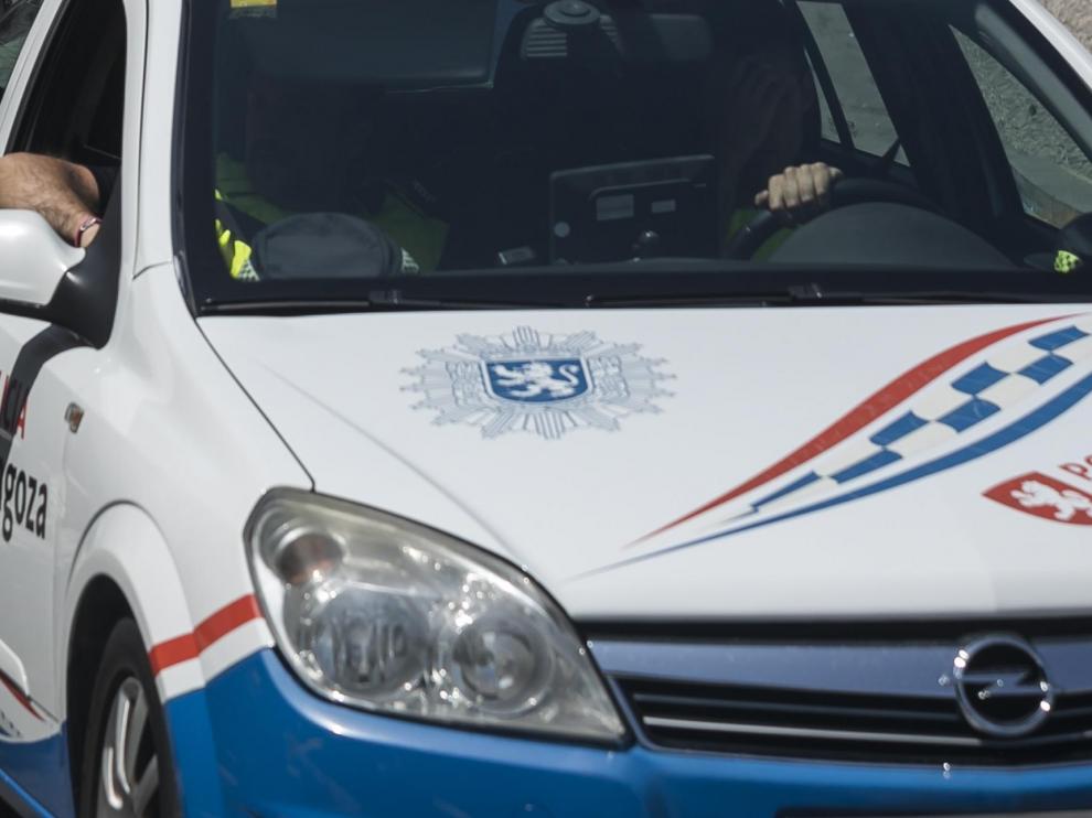 Un coche de la Policía Local de Zaragoza.