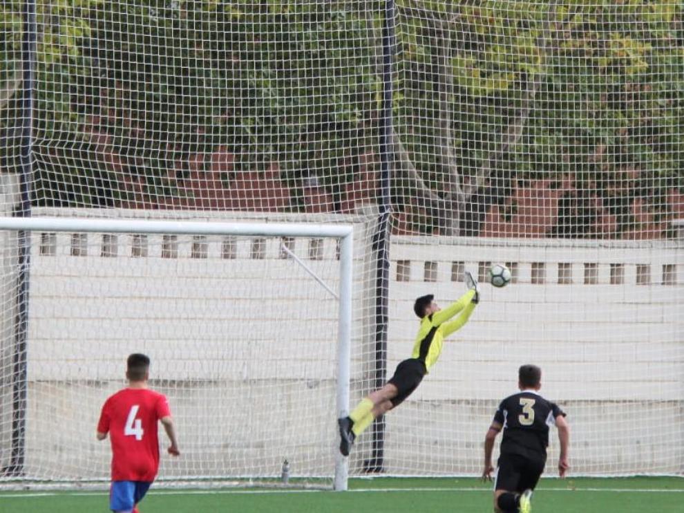 Fútbol. DH Cadete- Teruel vs. Amistad.