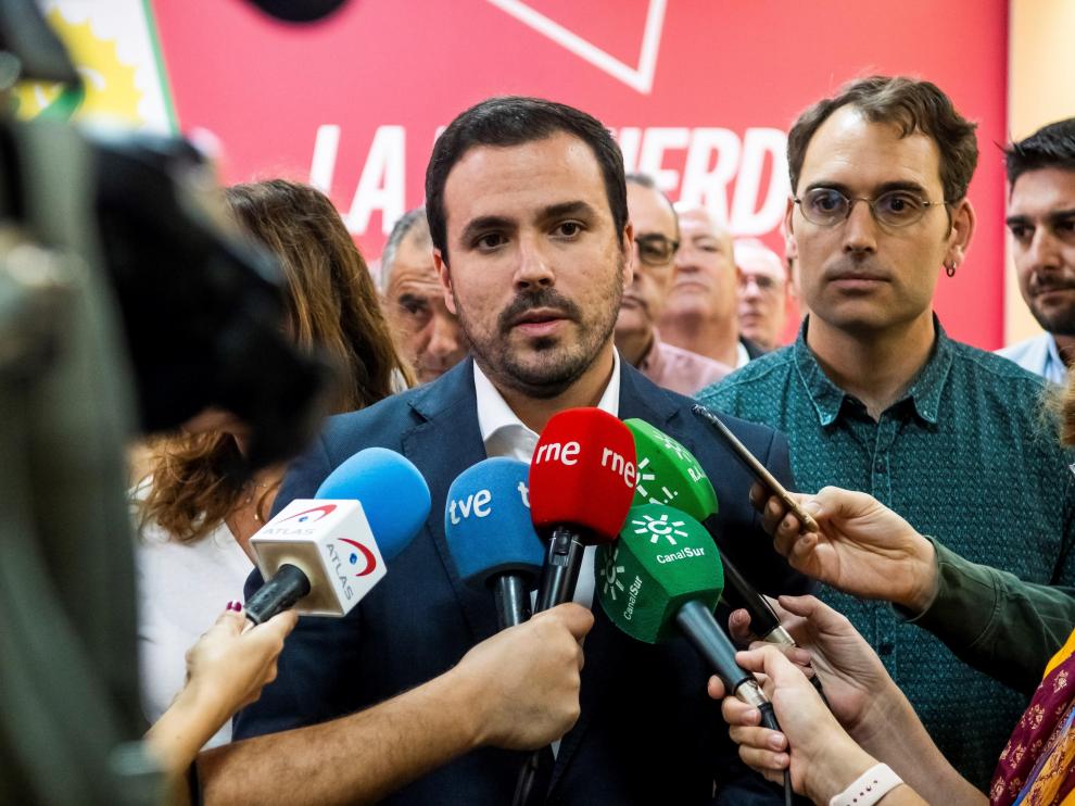 El coordinador federal de IU, en declaraciones a los medios de comunicación hace unos días en Sevilla.