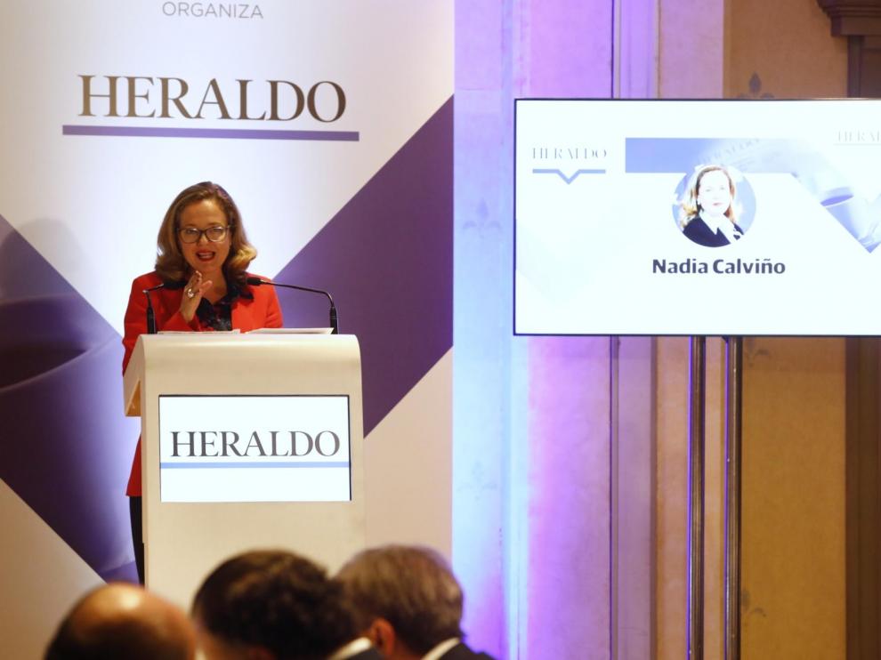 Imágenes de la visita de la ministra de Economía, Nadia Calviño, a Zaragoza, donde participa este miércoles en los Desayunos HERALDO.