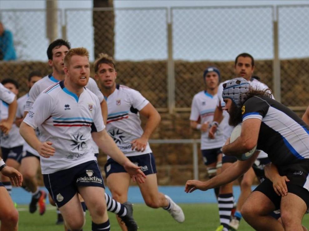 Defensa en el partido entre el Fénix Rugby y el Poble Nou, de esta temporada