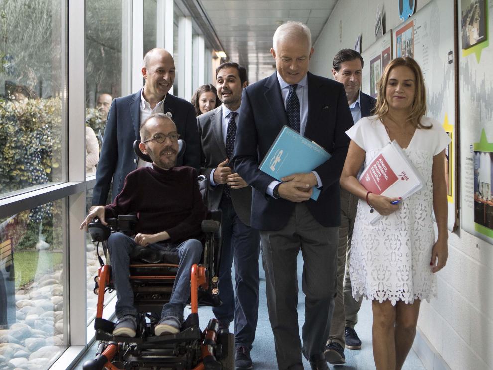 Los cabezas de lista al Congreso de los Diputados por Zaragoza, ayer minutos antes del debate de Aragón Televisión