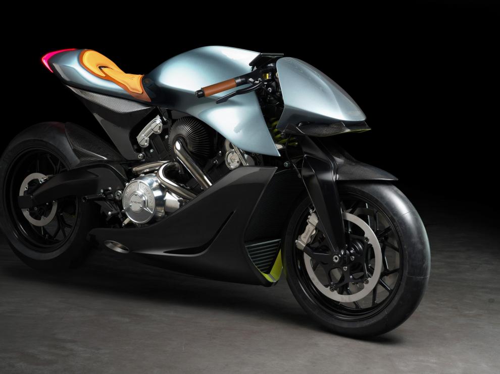 La AMB 001 es la primera motocicleta que la marca Aston Martin lanza al mercado.