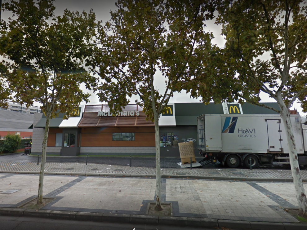 El suceso tuvo lugar en el Mc Donalds de la avenida San Juan de la Peña de Zaragoza