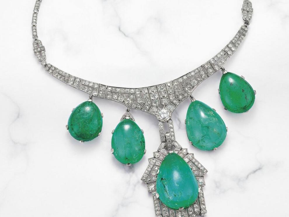 Collar que sale a subasta