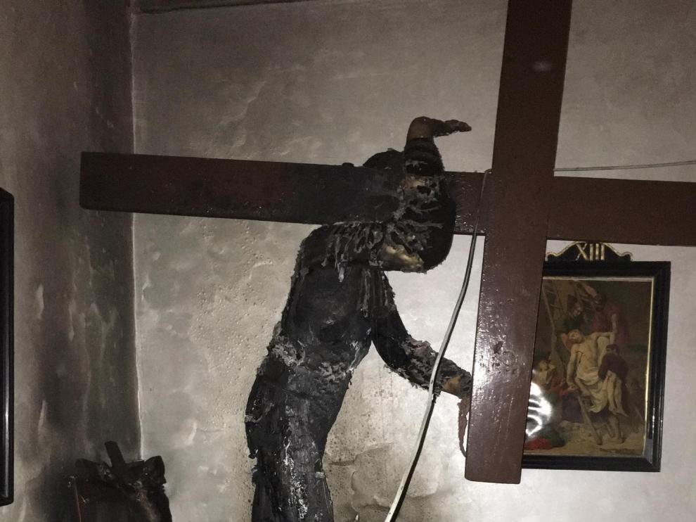 El fuego ha provocado daños importantes en la talla del Nazareno.