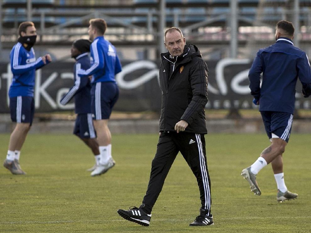 Víctor Fernández, serio, en el entrenamiento definitivo de la semana, en la tarde de este viernes, previo al partido ante el Albacete.