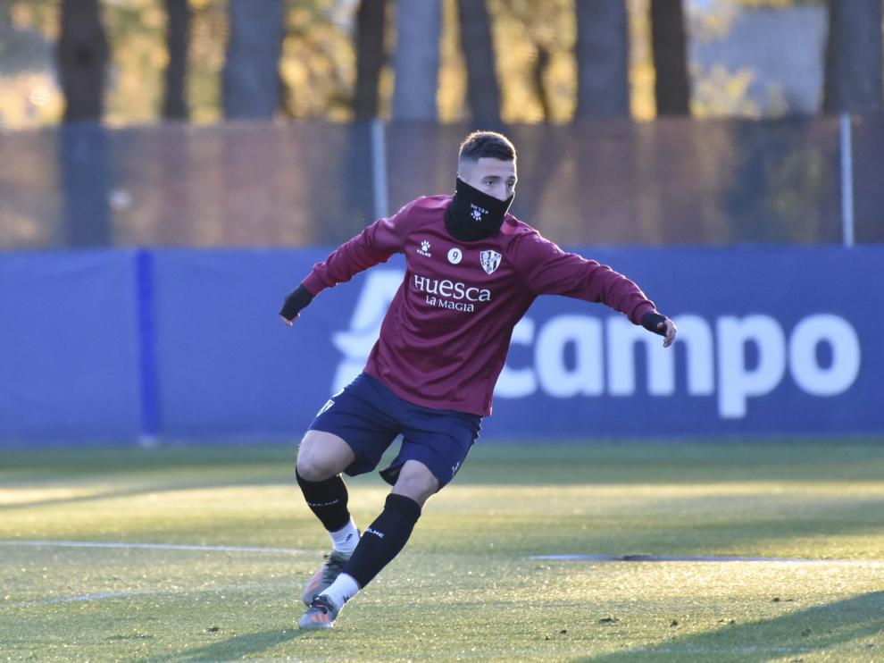Dani Escriche, durante el entrenamiento vespertino de este lunes.