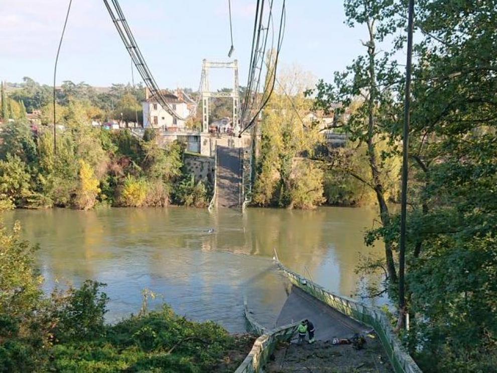 Así ha quedado el puente sobre el río