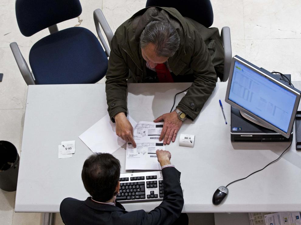 Campaña de la Renta en una oficina de la Agencia Tributaria en Madrid.