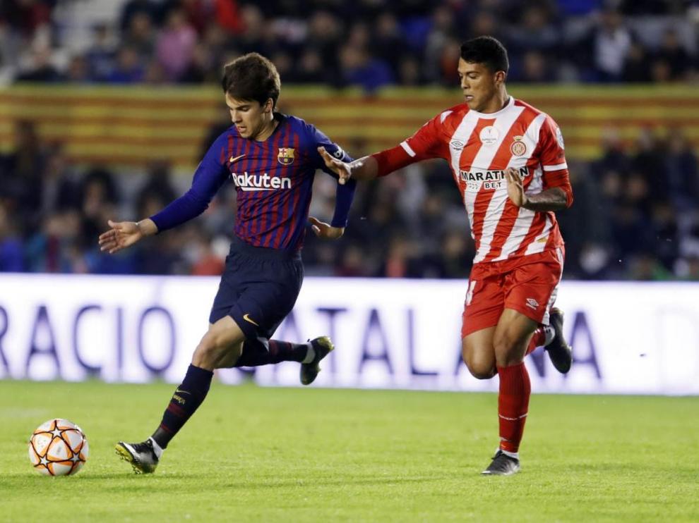 Riqui Puig, en un partido del FC Barcelona contra el Girona