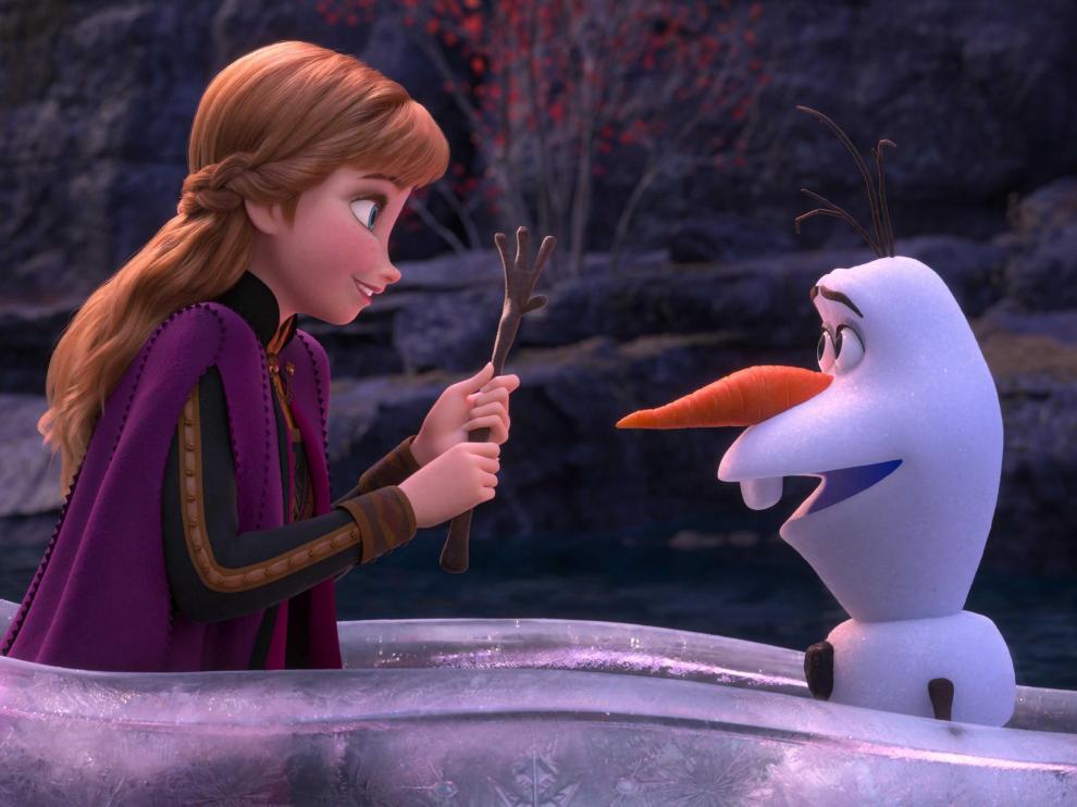Elsa y Olaf, en 'Frozen II'.