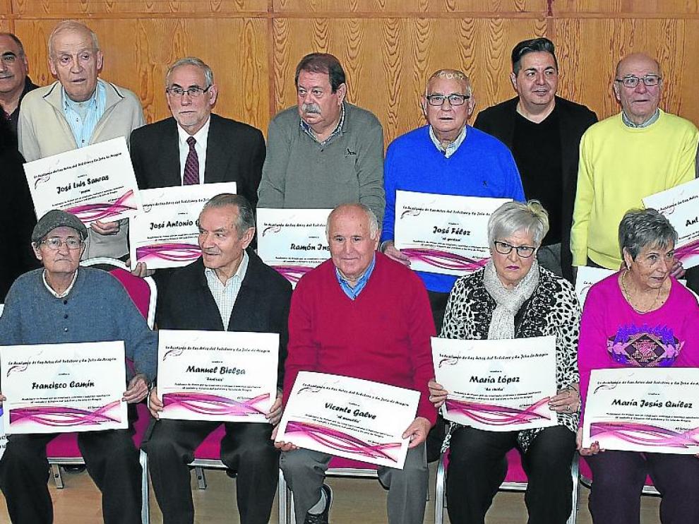 Los homenajeados este sábado por la Academia de la Jota de Aragón en Andorra, con responsables de la entidad desplazados a la localidad.