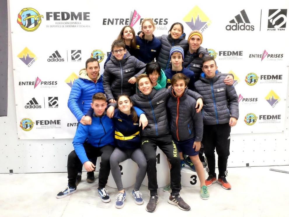 Componentes del Grupo de Tecnificación de Escalada Deportiva de Aragón (GETDA), en la Copa de España