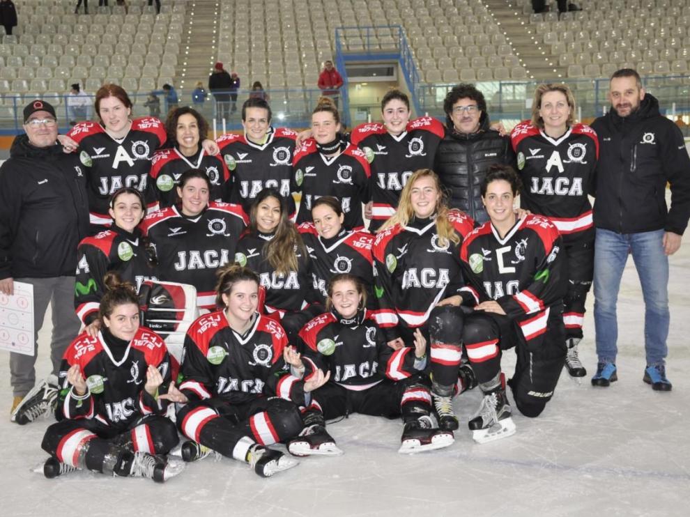 El equipo femenino del Club Hielo Jaca ha perdido este domingo contra el líder, el Majadahonda (1-5).