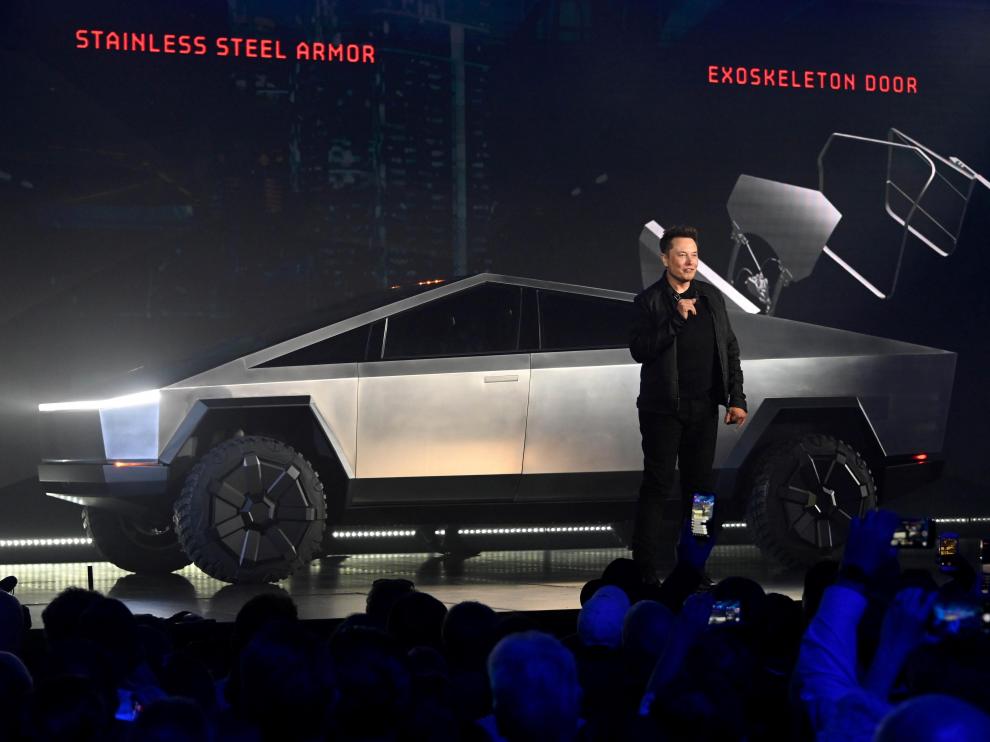 Elon Musk durante la presentación del nuevo 'pick up' de Tesla