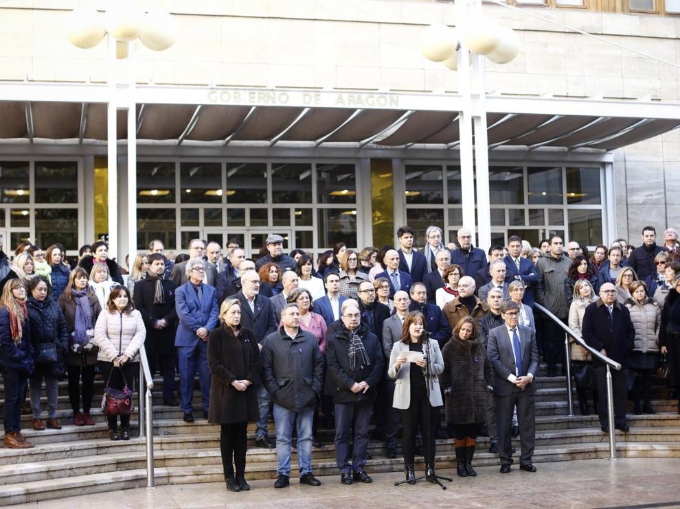 Concentración contra la violencia de género en el Gobierno.