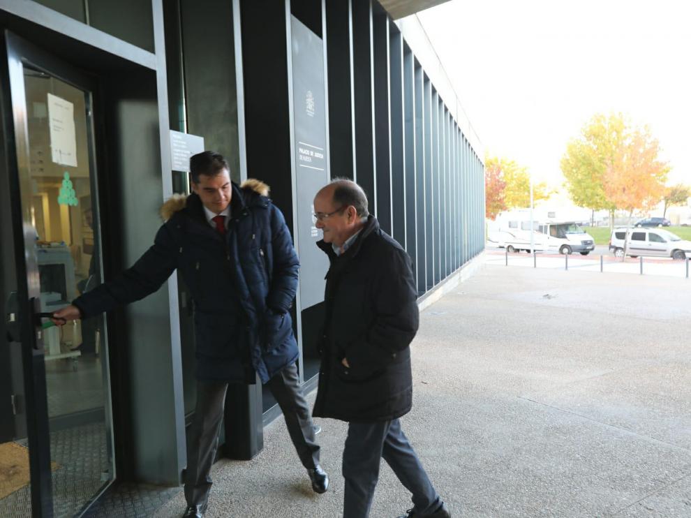 A las 9 de la mañana han comenzado a llegar al juzgado de Instrucción número 5 de Huesca los imputados por la segunda parte de la Operación Oikos, de amaño de partidos de fútbol.