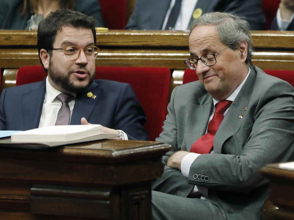 Pere Aragonès y Quim Torra, este miércoles en el Parlament catalán.
