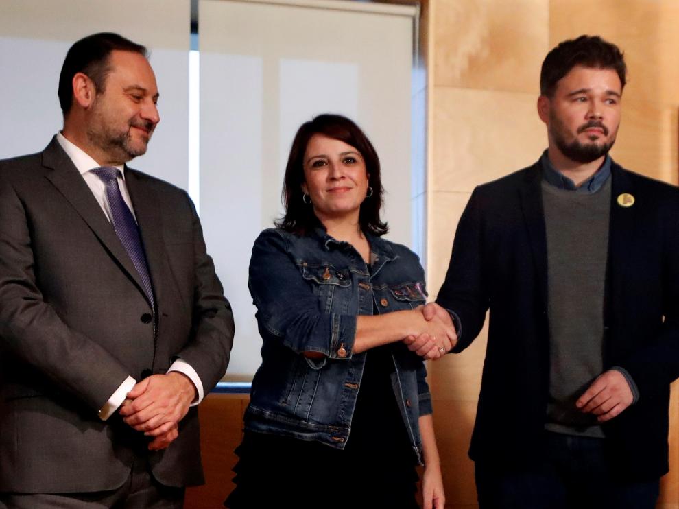 Imagen de la reunión entre los equipos negociadores del PSOE y ERC
