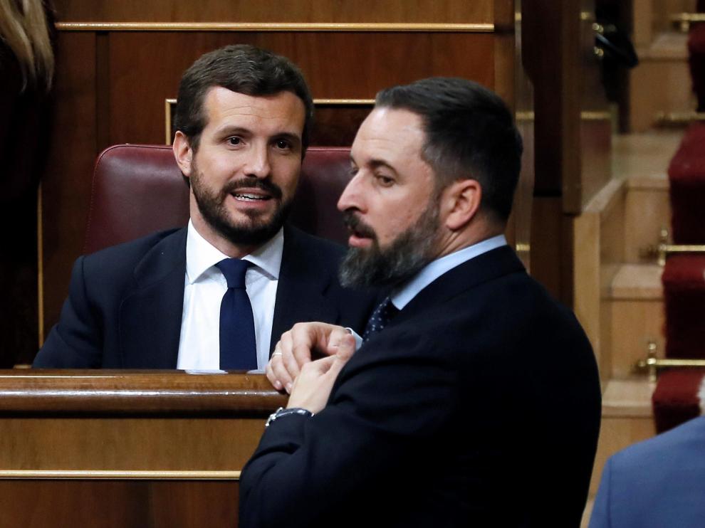 Pablo Casado y Santiago Abascal, esta mañana en el Congreso.