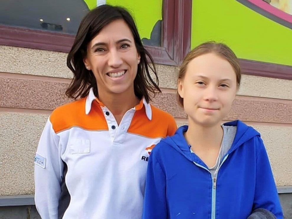 Greta Thunberg ha parado en la estación 'El Cisne', en Zaragoza, de regreso a casa.