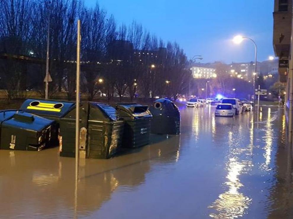 Una calle inundada en Pamplona.