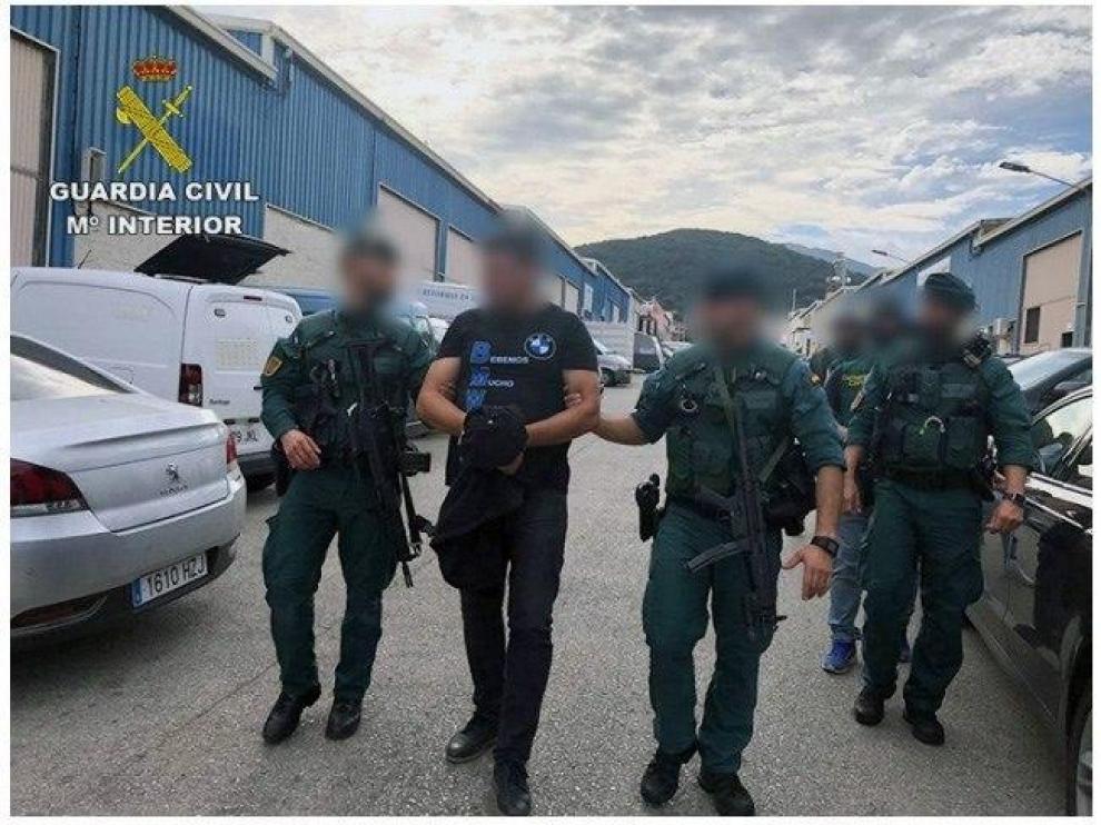 Fotografía facilitada por la Guardia Civil de narcotraficante detenido en Algeciras.
