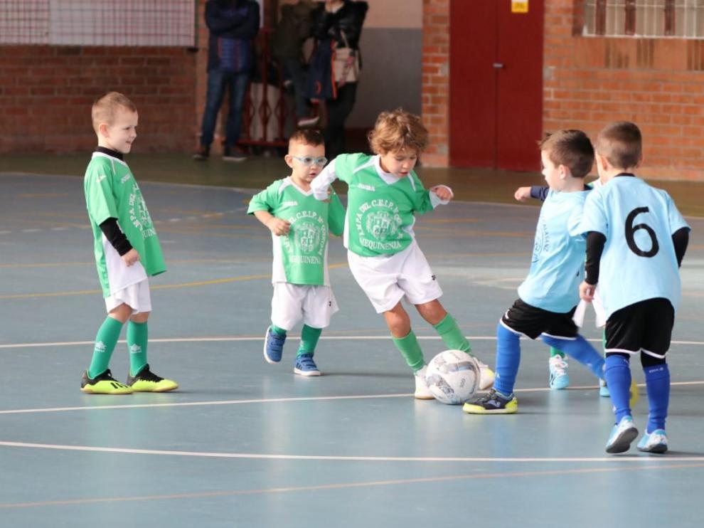 Jornada de iniciación al fútbol sala de Mequinenza.