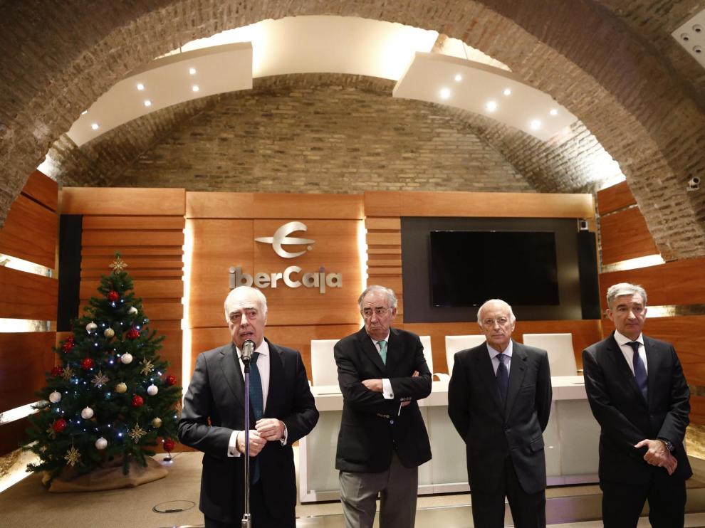 José Luis Rodrigo, Amado Franco, José Luis Aguirre y Víctor Iglesias, de Ibercaja, en el tradicional encuentro con los medios de comunicación en el Museo Goya de Zaragoza