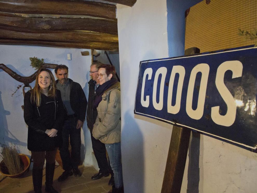 La consejera de Ciencia y Universidad, Maru Díaz visitó la localidad zaragozana de Codos junto a Mayte Ortín, directora de la empresa pública Aragonesa de Servicios Telemáticos.