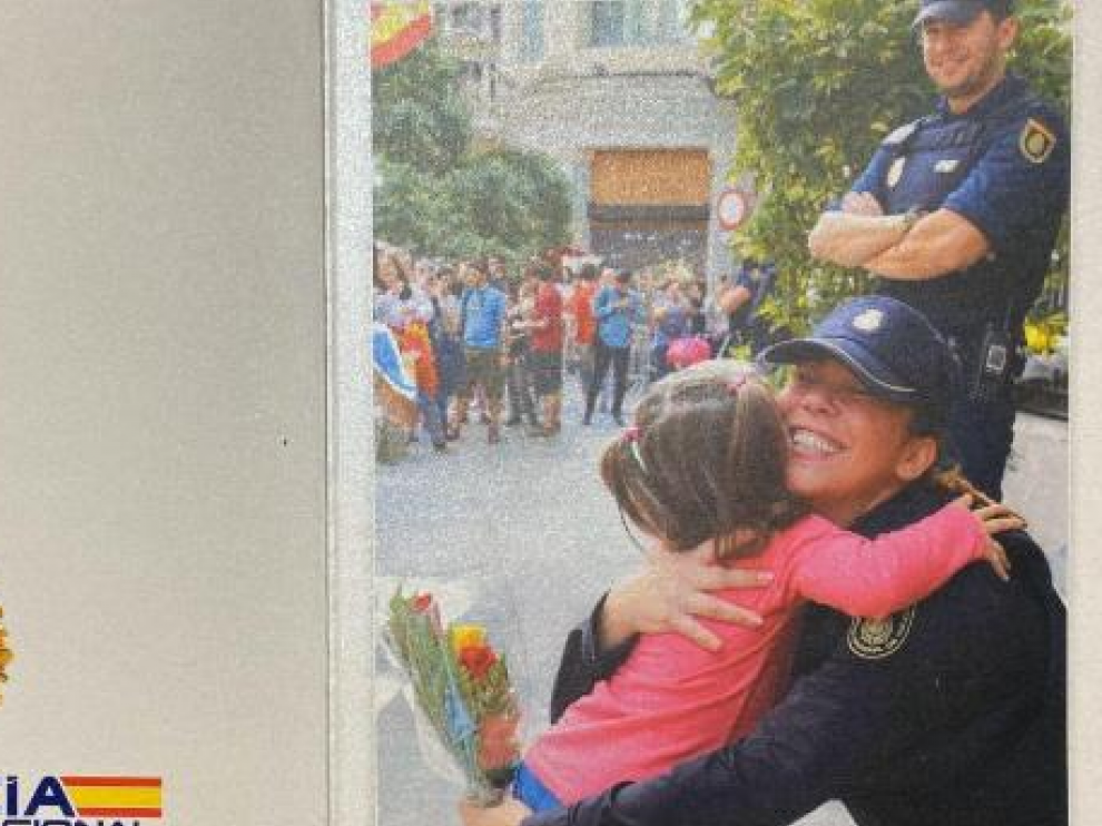 Postal navideña de la Policía Nacional.