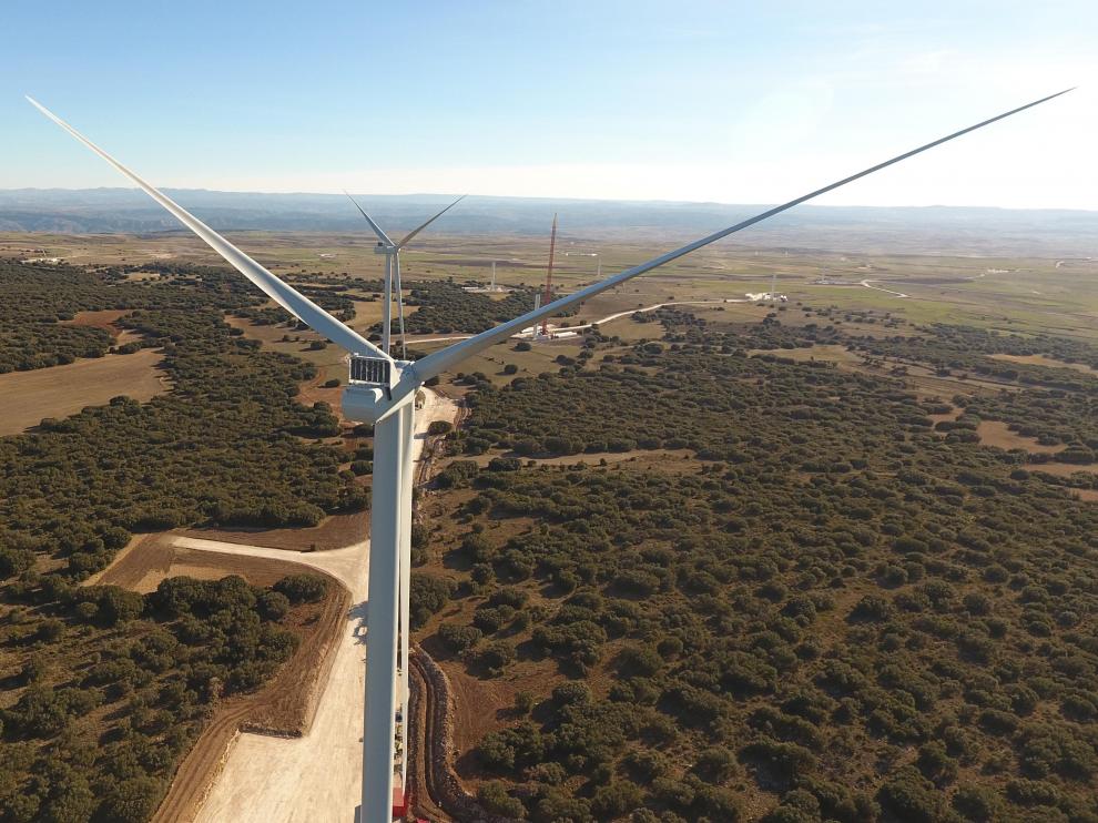 Aerogeneradores instalados en Muniesa por Enel Green Power, que ha montado trece parques en Aragón en 2019.